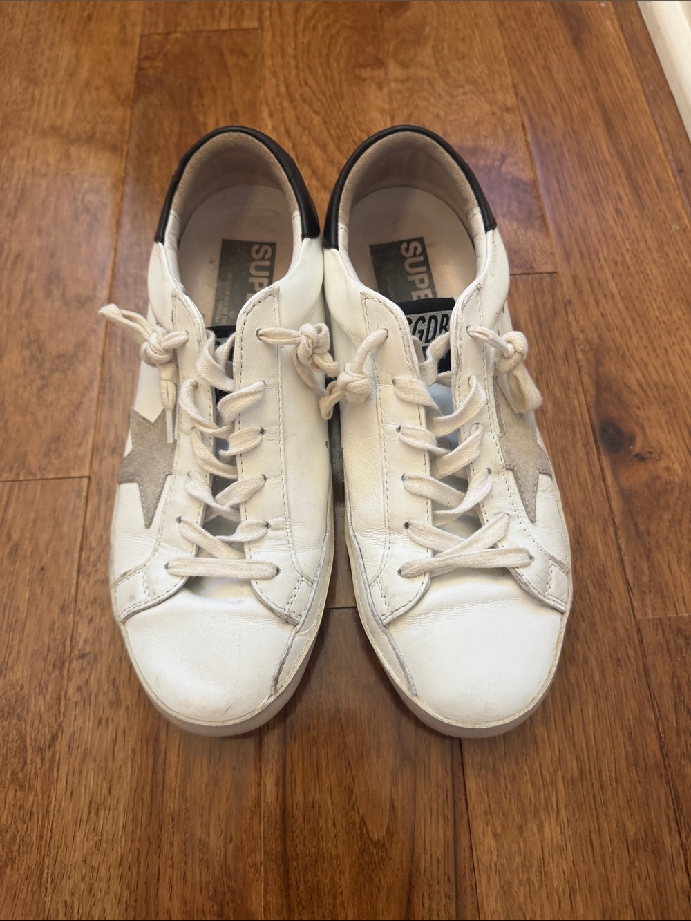 Golden Goose White Leather Low-Top Sneakers with Gray Star and Black Heel